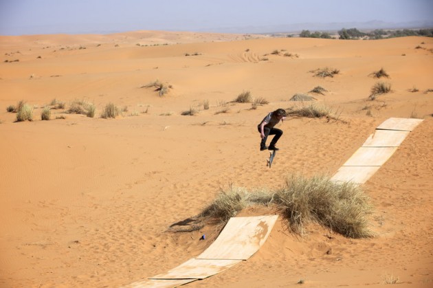 charles-collet-kickflip-merzouga-loic-benoit