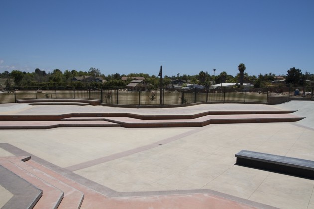 Encinitas_gateway_plaza_new_skatepark_california