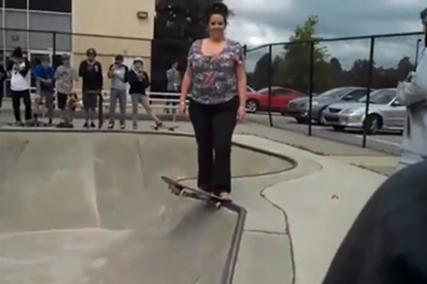 Drunk-Skateboarding-Mom-Drops-in-Literally